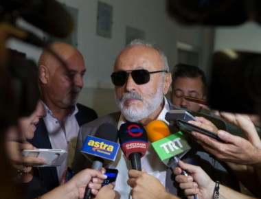 Π.Κουρουμπλής: «Δεν δικαιούμαι να έχω έναν άνθρωπο της εμπιστοσύνης μου κοντά μου;» (φωτό,βίντεο)